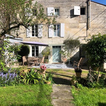 L'Heure Bleue Bed and Breakfast Saintes Eksteriør billede