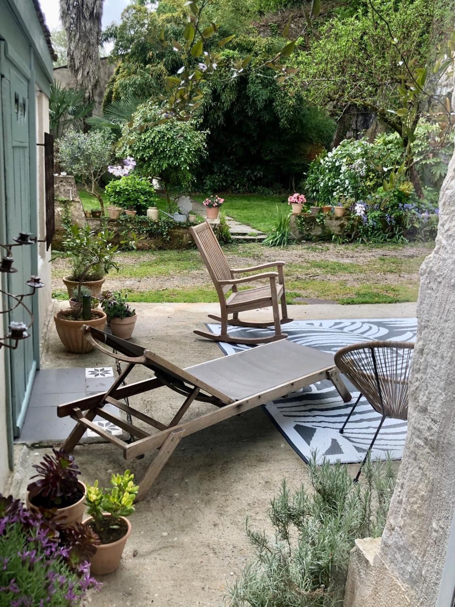 L'Heure Bleue Bed and Breakfast Saintes Eksteriør billede